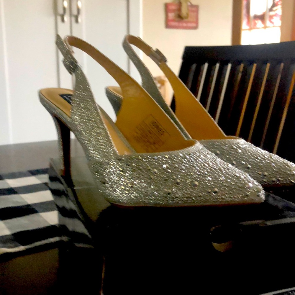 Womens formal wear heels.  Size 6
